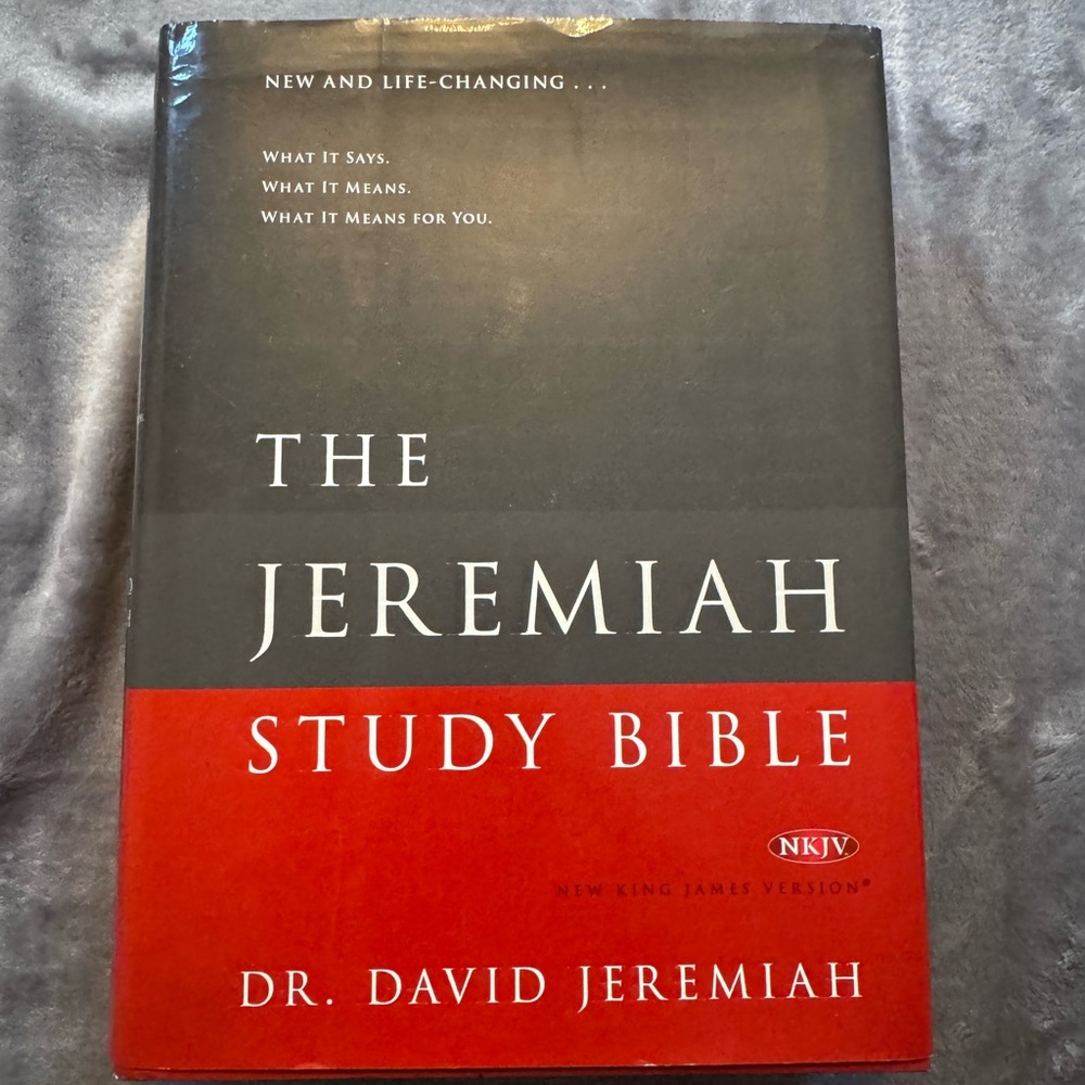 The Jeremiah Study Bible by Dr. David Jeremiah